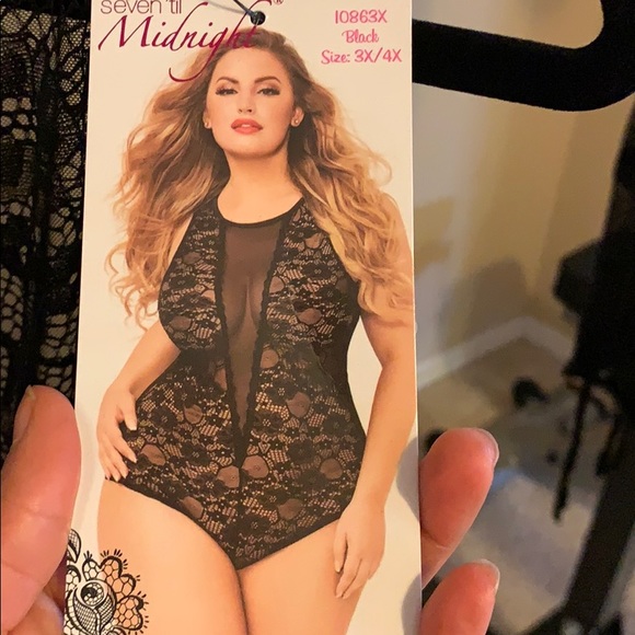 Allover lace teddy - Picture 1 of 7